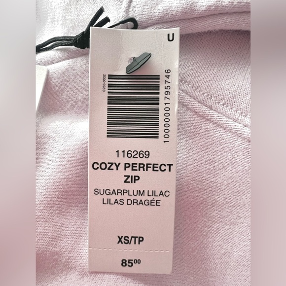 NWT Aritzia Cozy Soft Zip up Hoodie with Pockets - Sugarplum Lilac /light purple - Picture 5 of 9